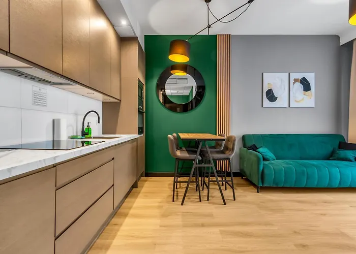 Comfort 340 By Bookinghost * وارسو