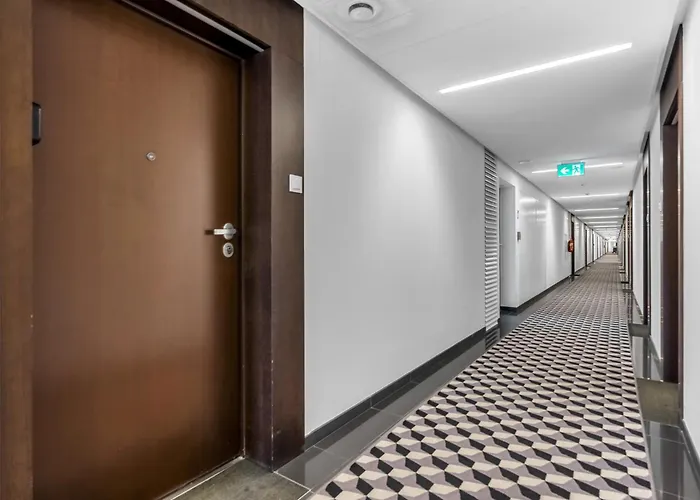 Comfort 340 By Bookinghost *