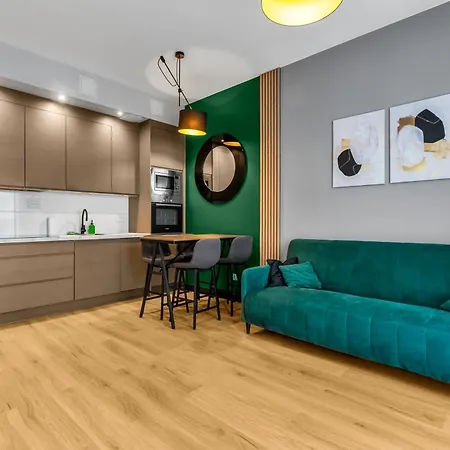 Comfort 340 By Bookinghost *