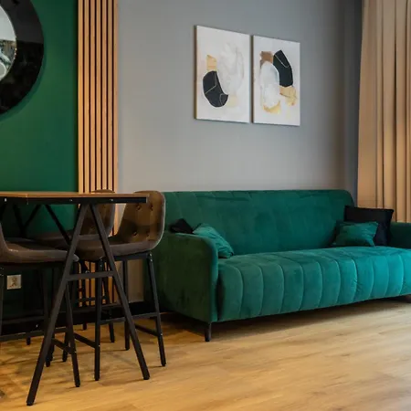 Comfort 340 By Bookinghost *