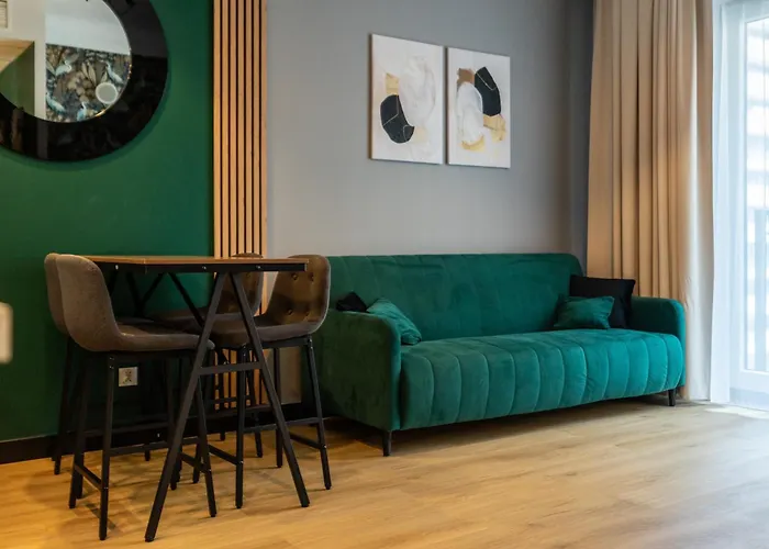 Comfort 340 By Bookinghost *