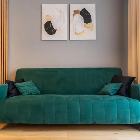 Comfort 340 By Bookinghost *